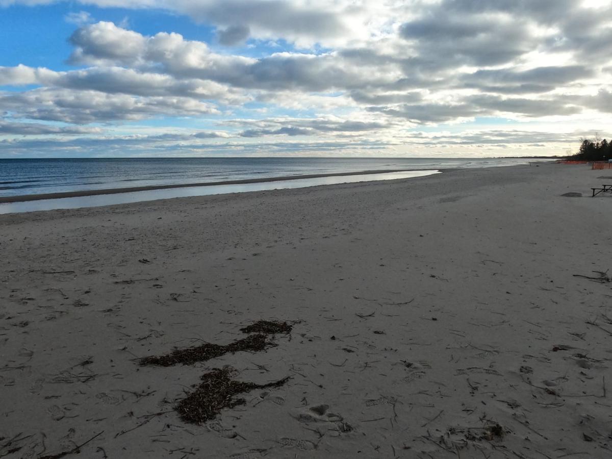 Sunrise Beach Oscoda @ Surfside Exterior photo